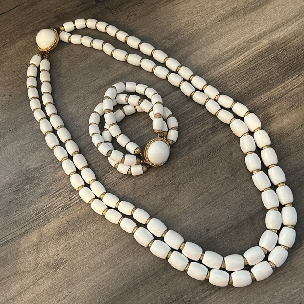 Vintage VTG Crown Trifari Necklace and Bracelet #824 White Gold tone